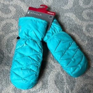 Spyder women’s gloves. Brand new with tags. Color is turquoise.